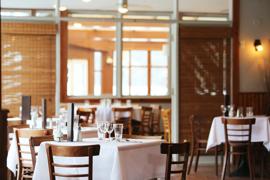 “Cum să îți transformi restaurantul într-un loc de întâlnire preferat de clienți”